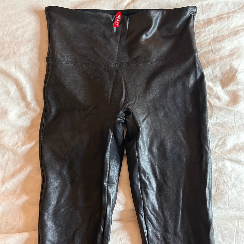 SPANX Faux Leather Leggings Size Medium